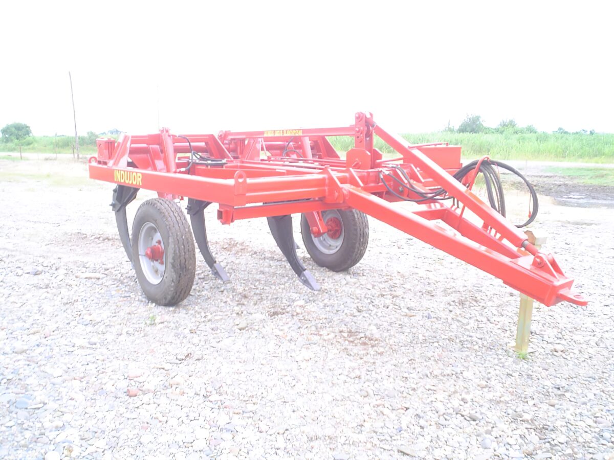 Descompactador-de-suelo-550r-indujor-maquinarías