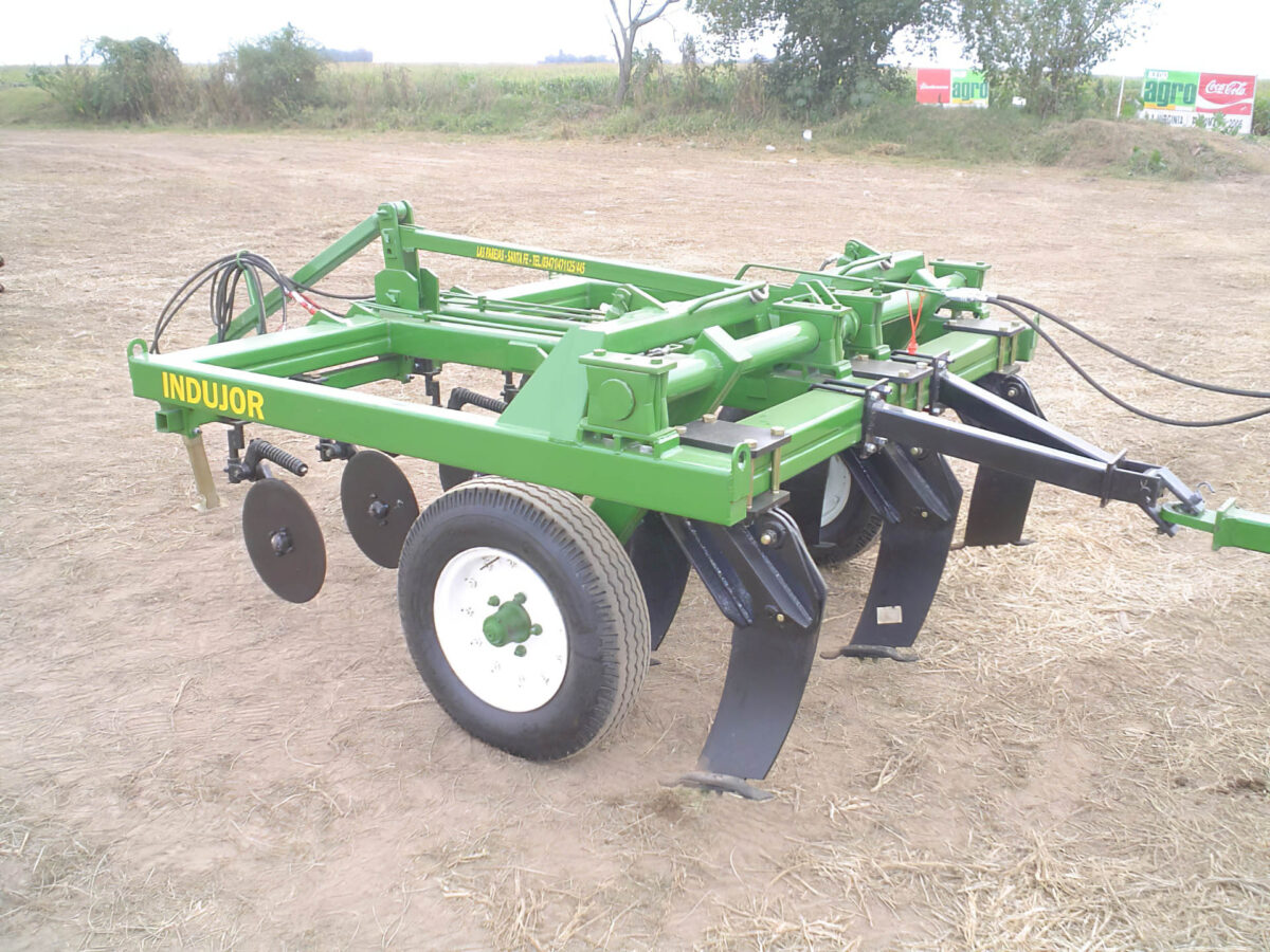 Descompactador-suelo-550c-indujor-maquinarias